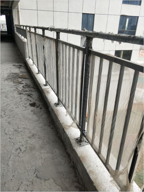 组装锌钢阳台护栏